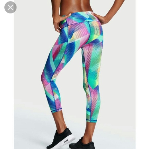 Victoria’s Secret Geo Floral Knockout Crop Legging - Picture 2 of 9